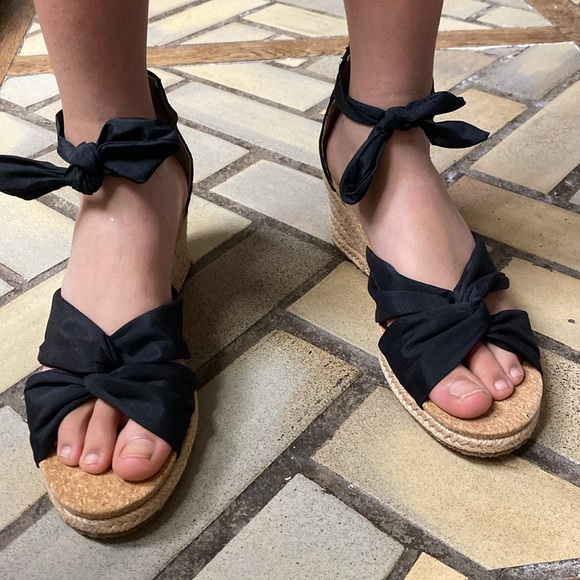 Uggs  sandals - Picture 7 of 7